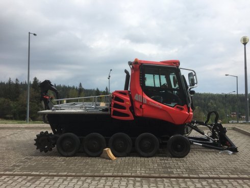 Oczekiwanie na przejazd do garazu - PistenBully 400