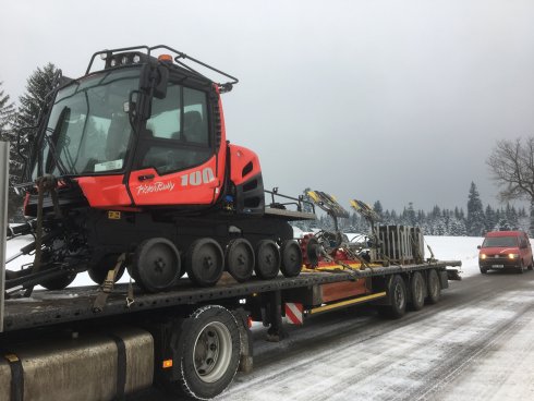 001 PistenBully 100 4F