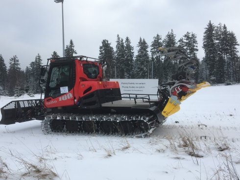 033 PistenBully 100 4F