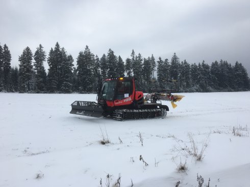 030 PistenBully 100 4F